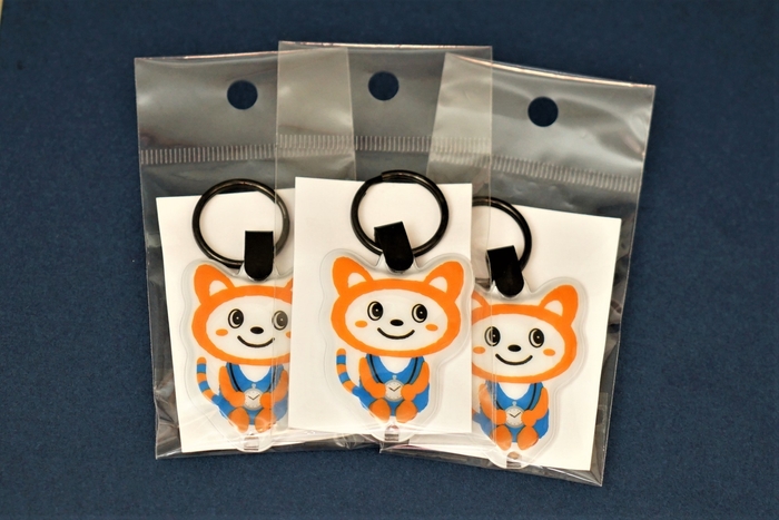 プレゼント商品の「そうにゃんLEDライト（懐中時計デザイン）」