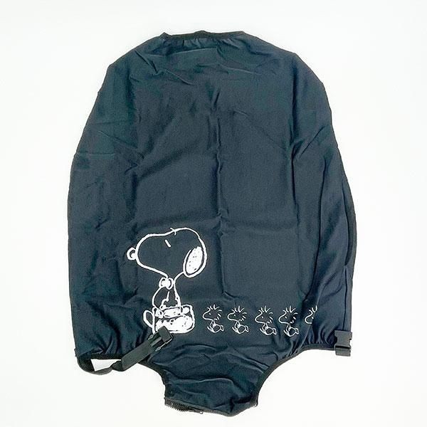 スヌーピーのシンプルで使いやすいブラックのスーツケースカバー。スーツケースを汚れや雨から守り、出張でも旅行でも大活躍!