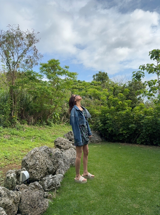 LECEB SESOKO VILLA Seaside deluxe suite 中庭にて