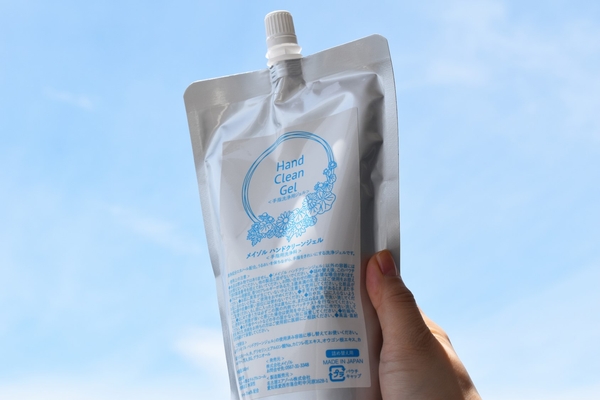 お得な詰め替え用（内容量：340ml／販売価格：￥1,430）が新発売。