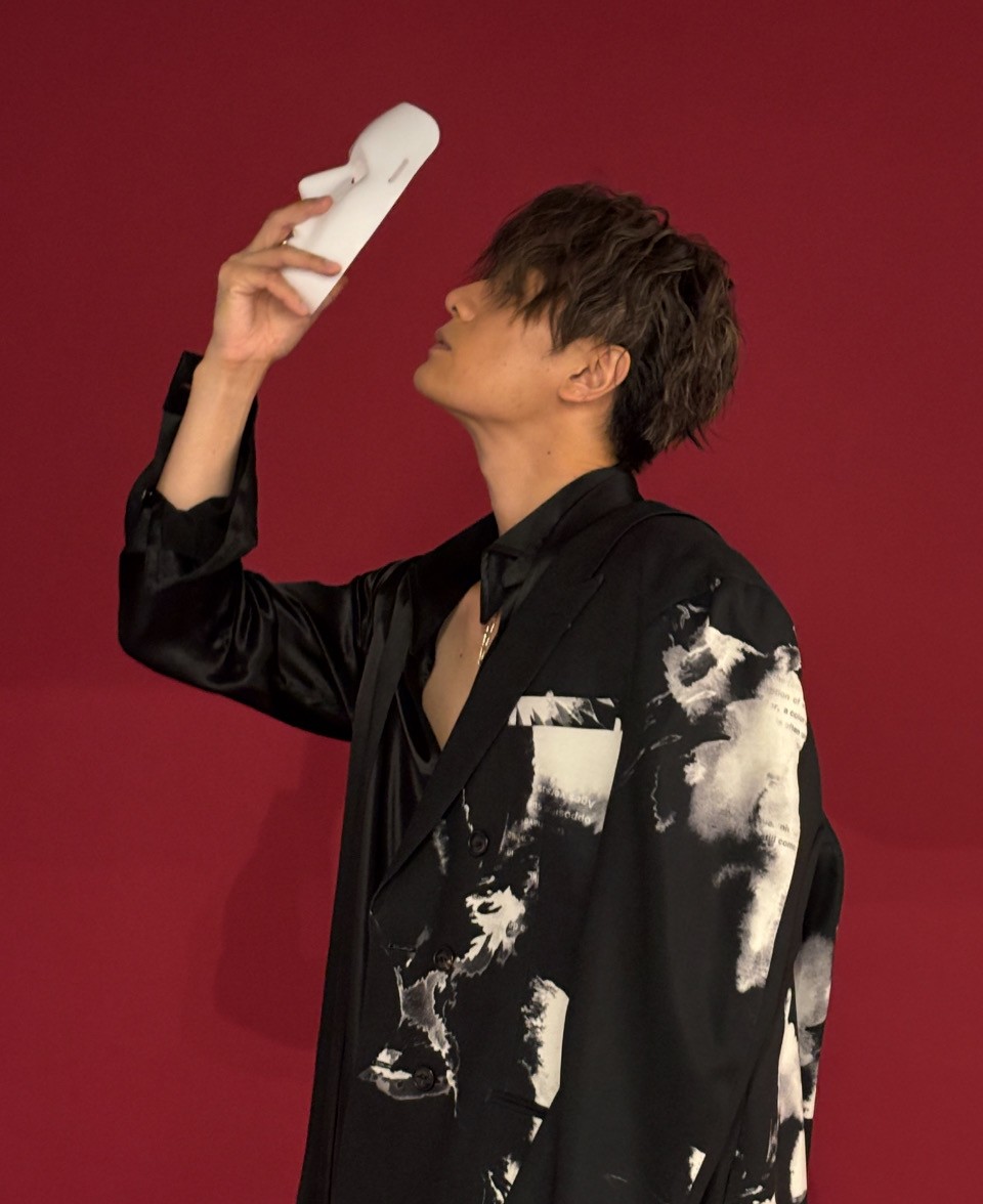 現在、舞台「BACK BEAT」でジョンレノンを演じている加藤和樹が20周年イヤーにミニアルバム「SMASH BOX」発売決定！
先行配信シングル「Chu La Pa Pan!!!」を5月1日にリリース！