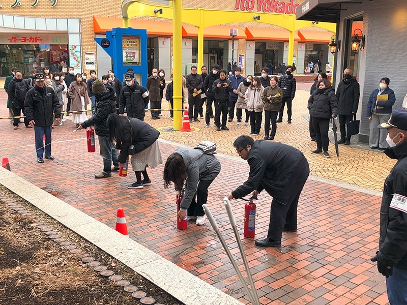 多摩センター地区における災害活動に関する相互応援協定書」に基づき、協議会会員が相互に連携して協力活動を実施している（画像提供：多摩センター地区連絡協議会）