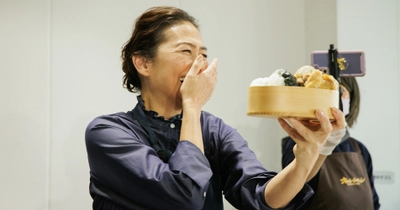 【開催報告】～亜希さんの故郷・福井のソウルフード試食も♪～『亜希の「ふたが閉まるのか？」弁当』出版記念イベント