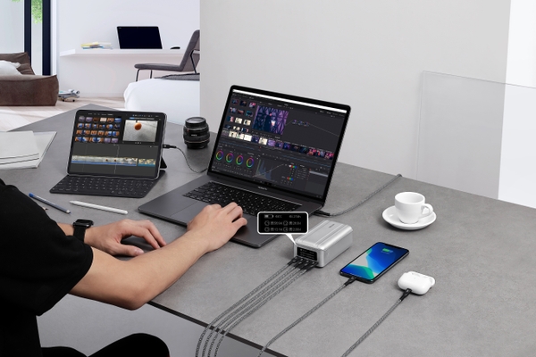 複数デバイスを同時に高出力充電 クリエイティブな作業に