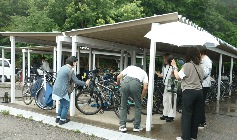 令和7年（2025年）6月に実施した自転車整備点検の様子