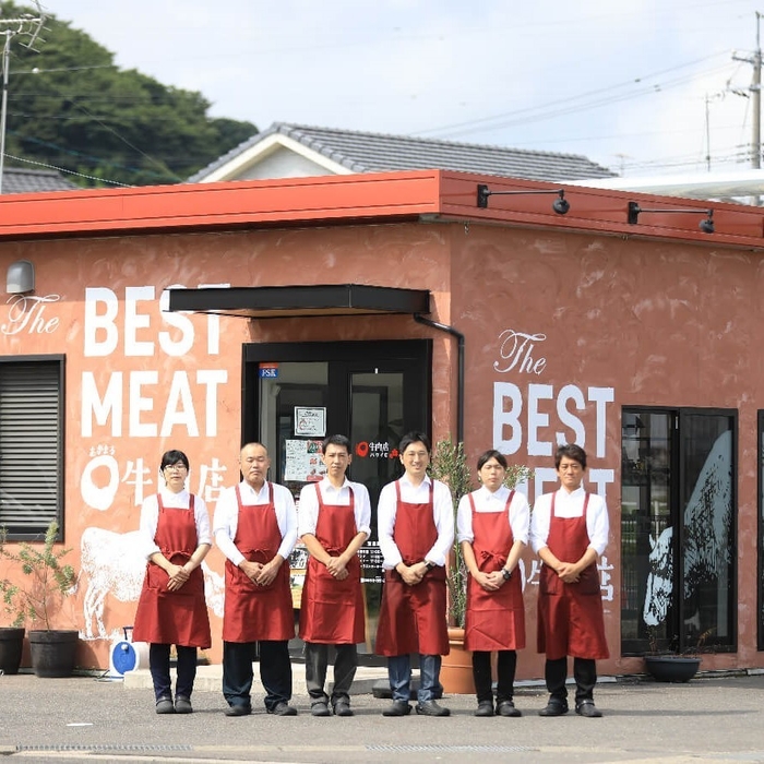 あかまる牛肉店ハワイ店とスタッフ