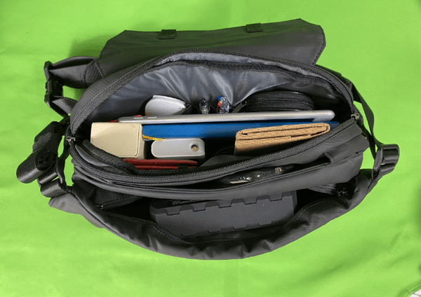 メインコンパートメント