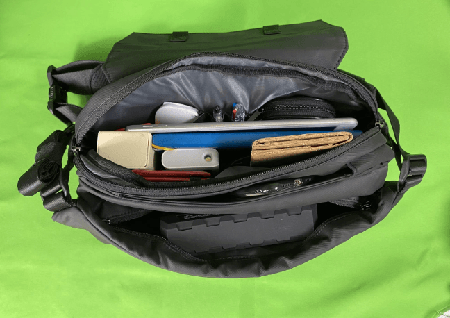 メインコンパートメント