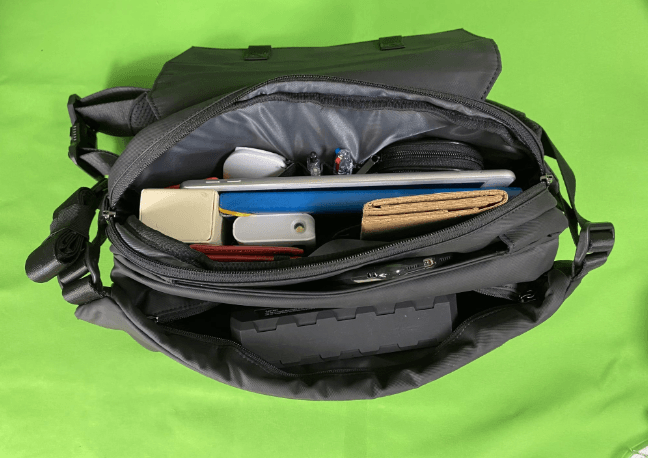 メインコンパートメント