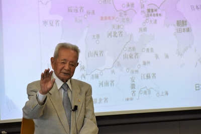 特別授業で講演した橋本さん