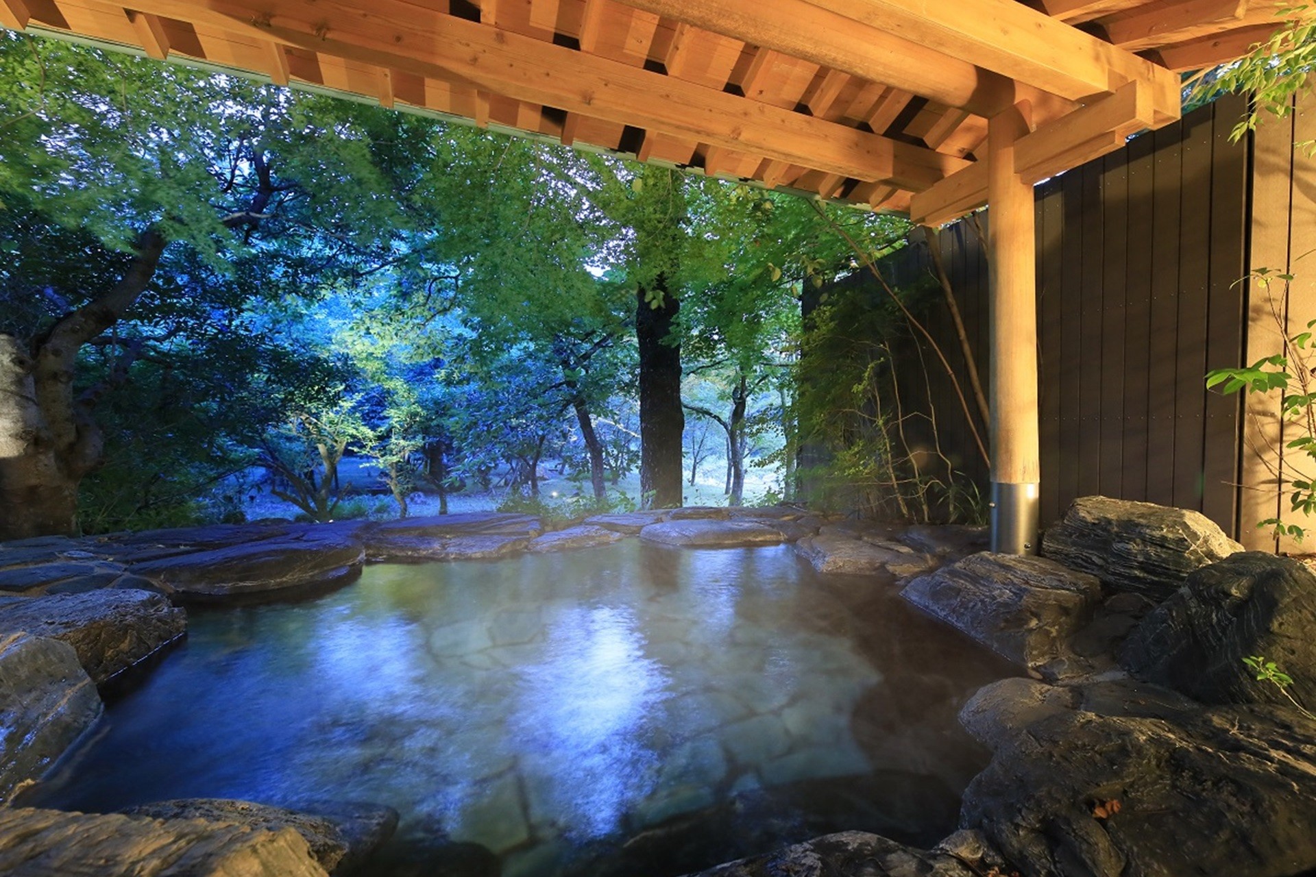 古湯温泉の特徴「ぬる湯」を愉しむ<露天風呂>