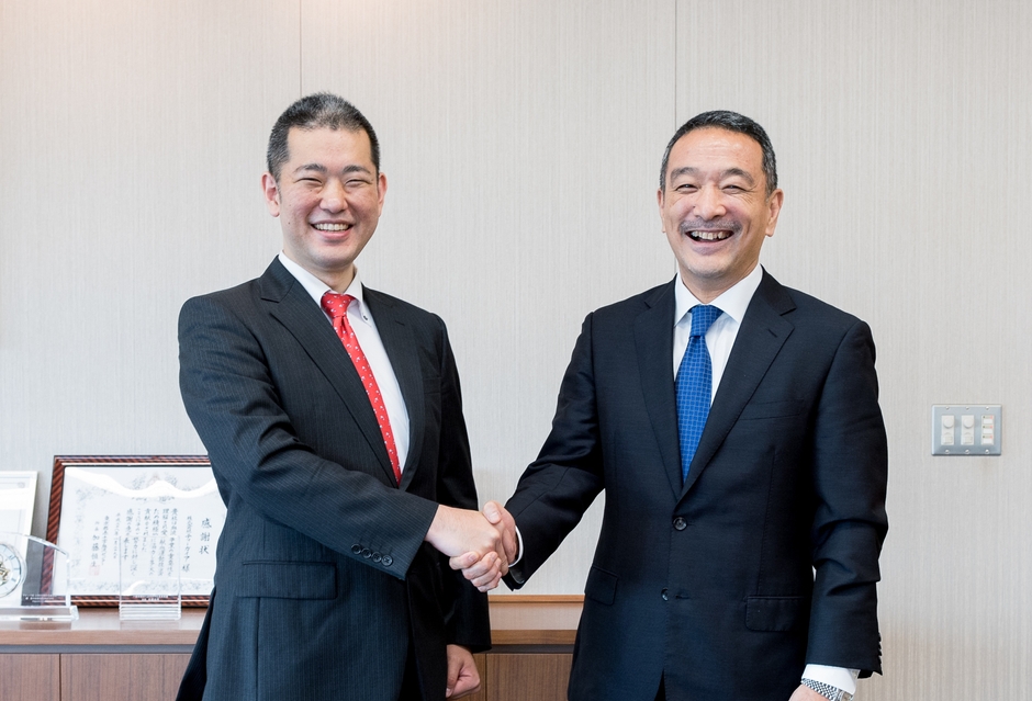 左:TANREN株式会社 代表取締役CEO 佐藤 勝彦、右:株式会社ティーガイア 代表取締役社長 金治 伸隆氏