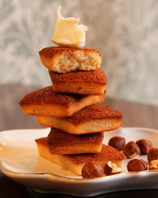 レトロモダンなスイーツブランド“DEARS”より、 じゅわっと焦がしバター香るフィナンシェ「焦香(こがれこう)」が新発売！