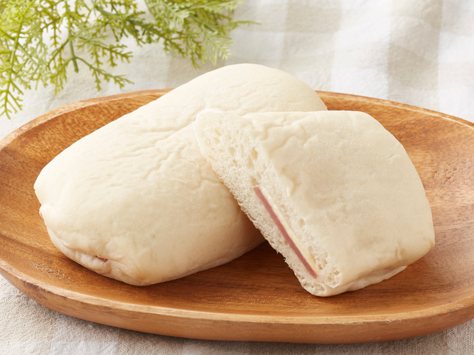 ハムとチーズのパン（カマンベール風味）　増量　イメージ画像