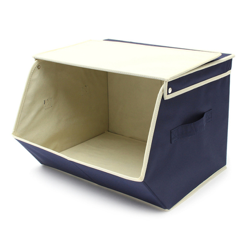 「フラップスタッキングボックス」重ねてもフタの開閉ができ、使わない時は畳んで収納できるスタッキングボックスです。