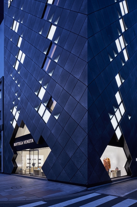 16_bv_ginza2018_016_s Nacasa & Partners Inc.