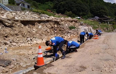 世界遺産・熊野古道を保全するボランティア活動　道普請に学生40人が参加