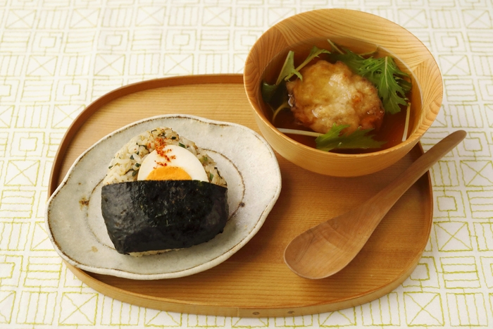 とんがらしと大葉の味たまおにぎり＆山いもとえびの落とし揚げスープ