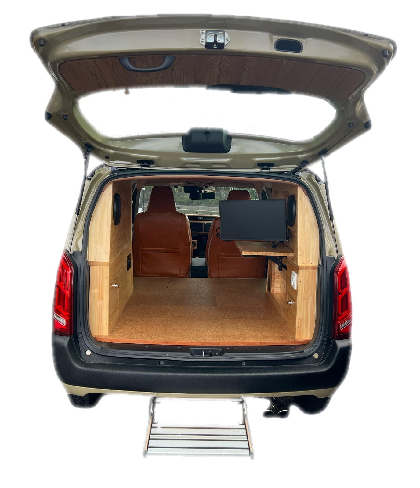 外装カスタムが並ぶ中で、
“中身”だけを作り続ける会社がある