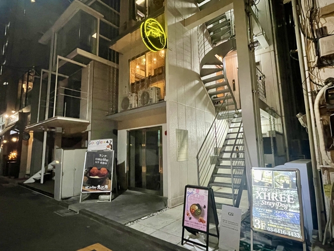 店舗は2階にございます