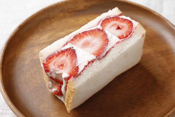 季節のイチゴサンド