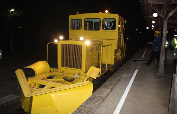 点検作業はモーターカーに乗車して行われました