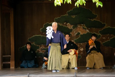 能楽奉納(向かって左から)古室知也さん　スティーヴン・コーミーさん　大倉正之助さん　幸正昭さん