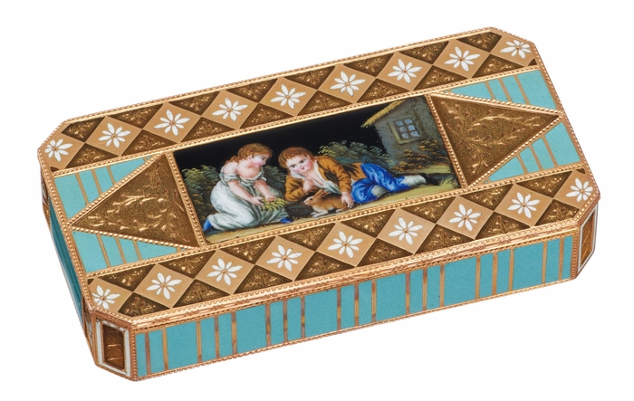 Photo.02 金台エナメル仕上げ人物模様嗅ぎたばこ入れ フランス 18世紀