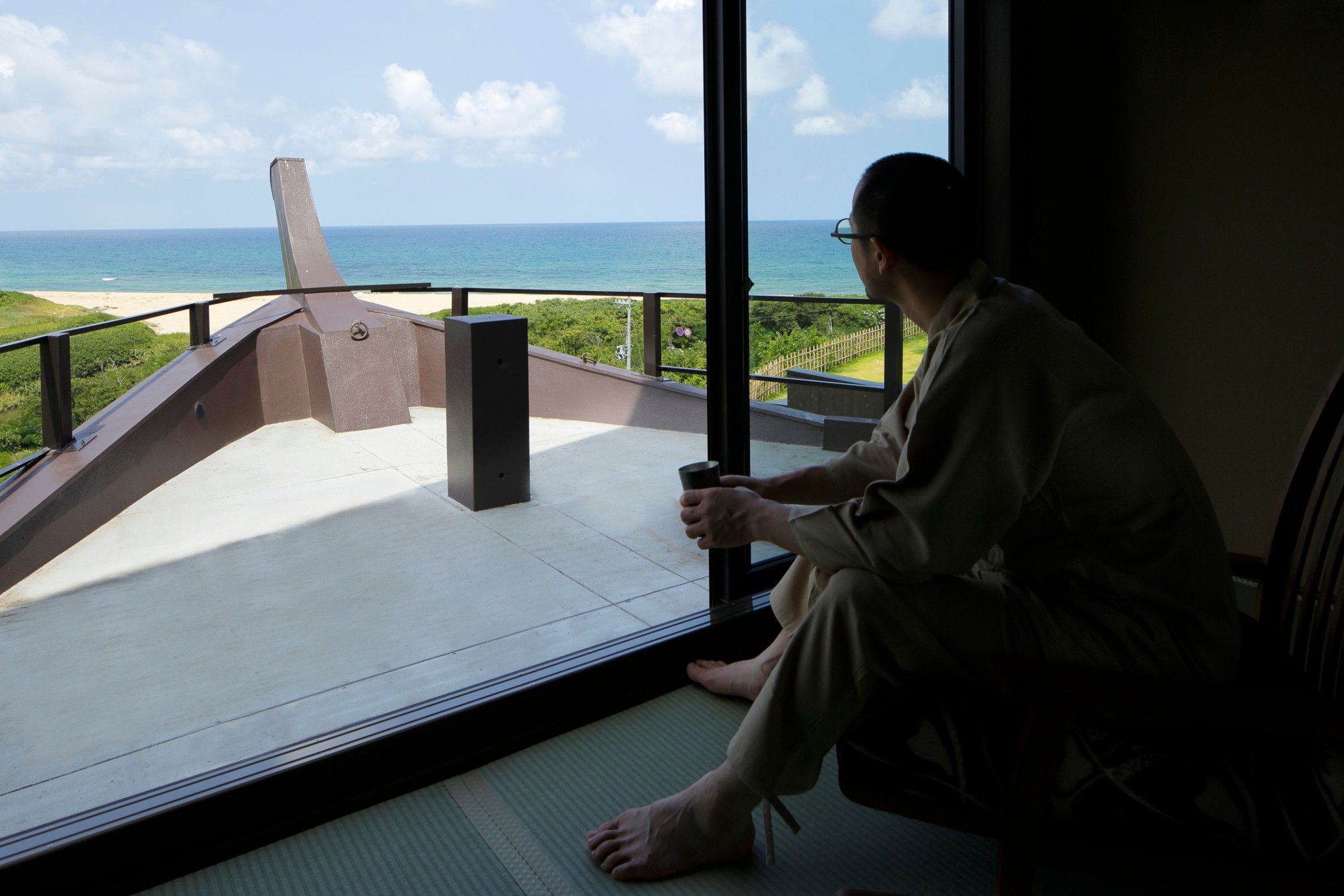 【喧騒を離れる大人の一人旅】海のある京都の穴場「夕日ヶ浦」。夜は波の音だけが聞こえる『旅亭 櫂』で、何もしない贅沢を。｜夕日ヶ浦温泉 旅亭 櫂-KAI-