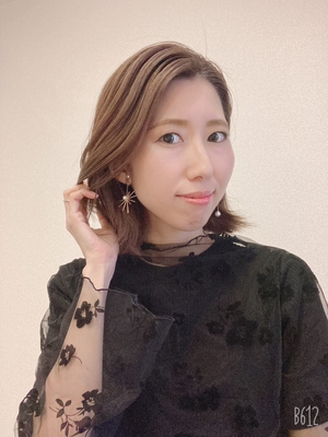 ウィッグ装着モデル
