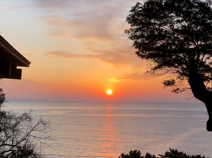 【界 熱海】青海テラス_朝日.jpg