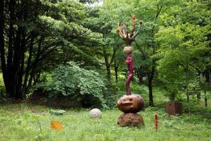 山本桂輔 《夢の山(眠る私)》