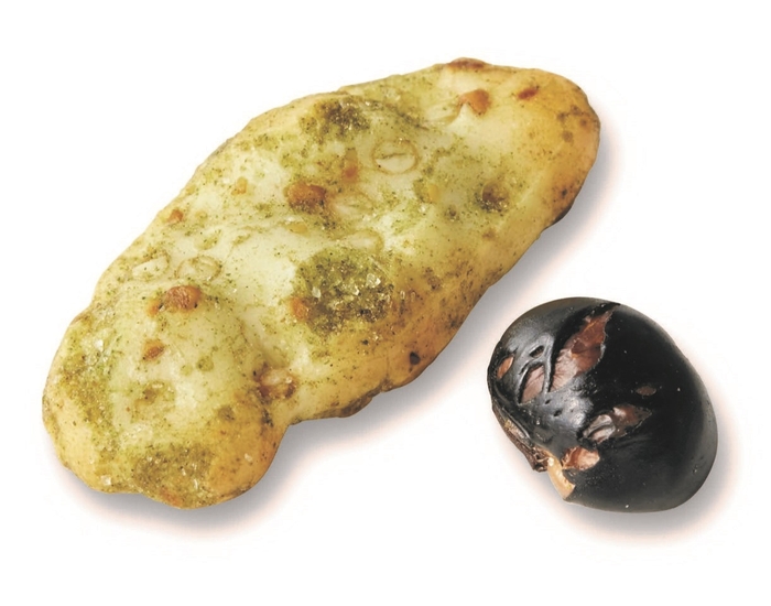 「バジルほうれん草玄米あられ and 北海道産黒大豆」