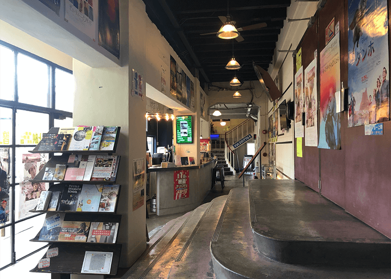 豊岡劇場ロビー