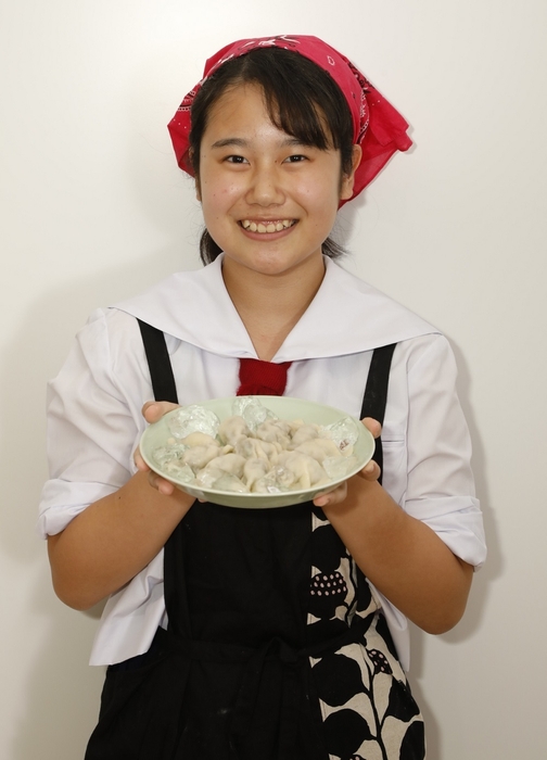 高校生部門グランプリ:中曽根彩雪さん(沖縄県・15 歳)