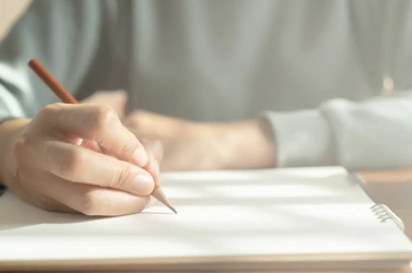 内容証明は弁護士に頼むべき？費用とメリット、法的効力を徹底解説