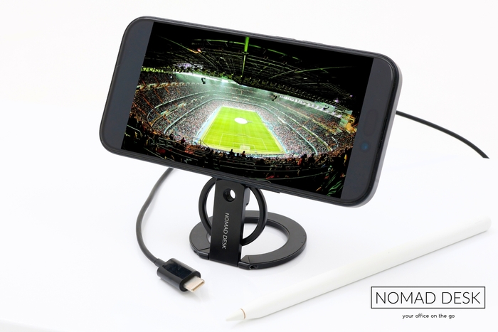 スタンドとして横向きで使用