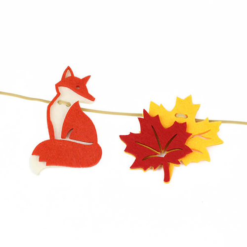 「フェルトガーランド 秋」赤や黄色の紅葉の色合いが、秋の華やかさを演出！