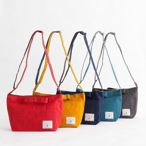 カラフルで気分も上がる「お散歩帆布バッグ」