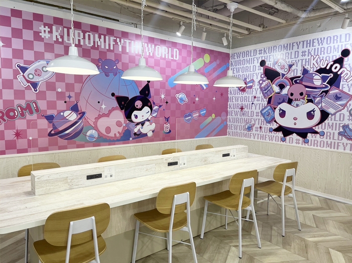 店内もクロミ一色!01