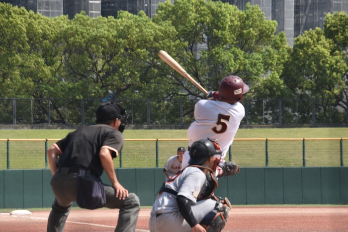 ２回戦で犠牲フライで１点を追加した朝岡選手