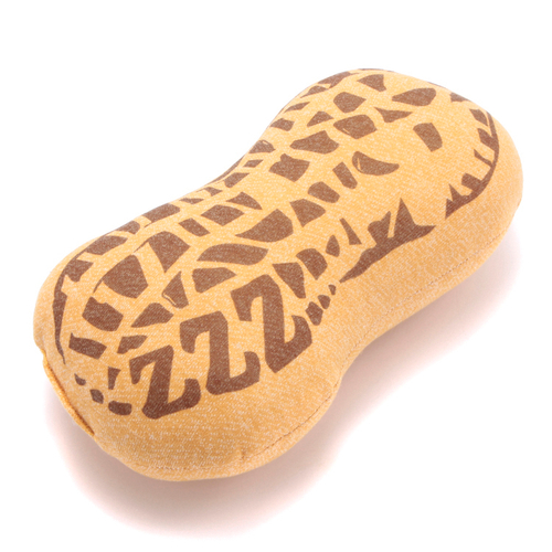 「シートベルトクッション Peanut」価格：490円／サイズ：W17×H32×D10cm