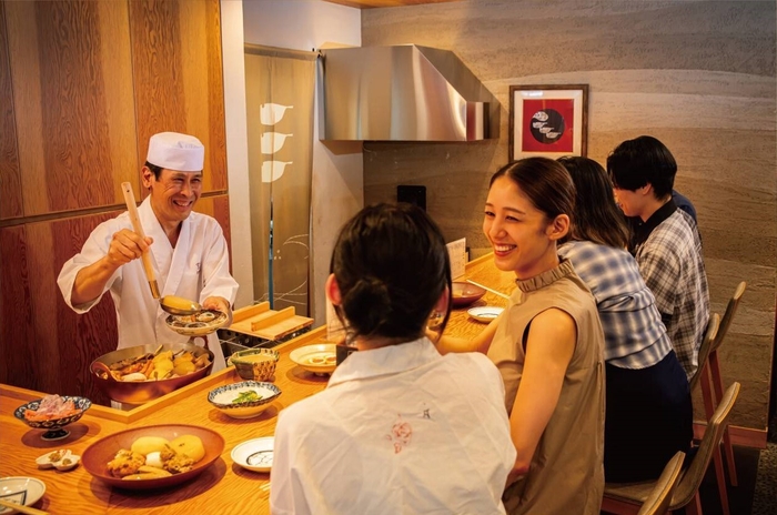 玄品お伝のカウンター_店内イメージ