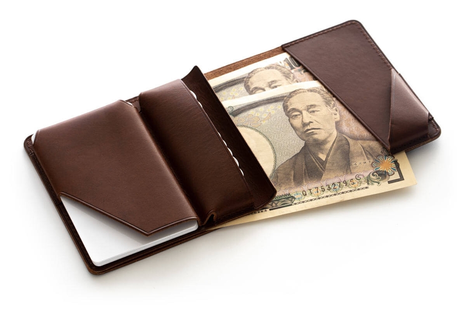 薄さ際立つ「HITOE(単)構造」