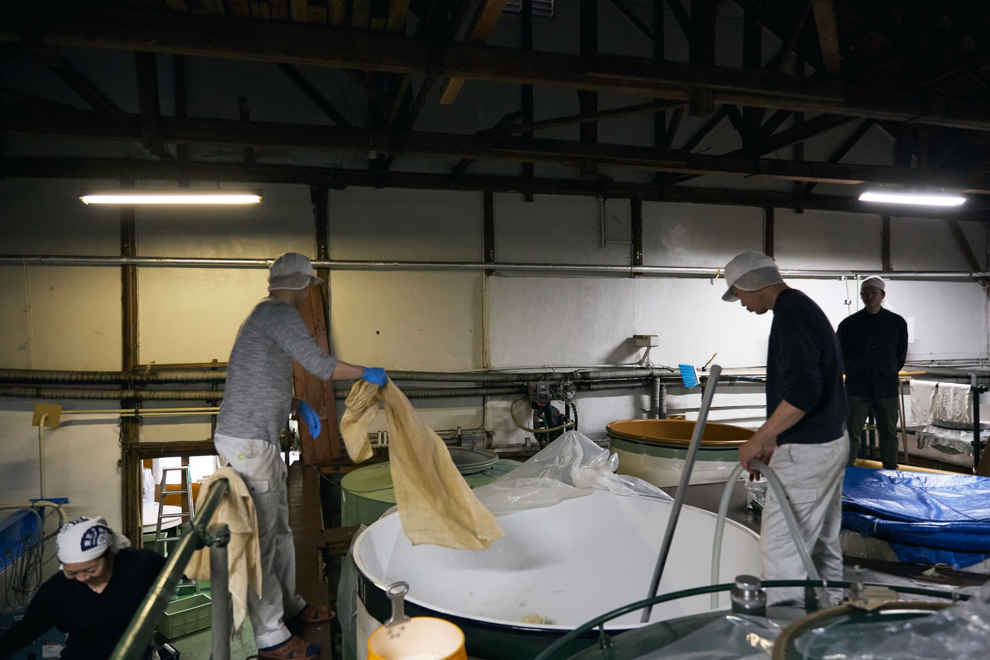 製造量、3年で約4倍。糀のリキュール “Me” 2026年仕込みに、世界大会優勝バーテンダーら23名が参集。