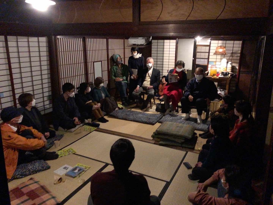 上映会後の座談会の様子(松本深呼吸)