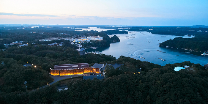 英虞湾の絶景を望む「THE HIRAMATSU HOTELS & RESORTS 賢島」