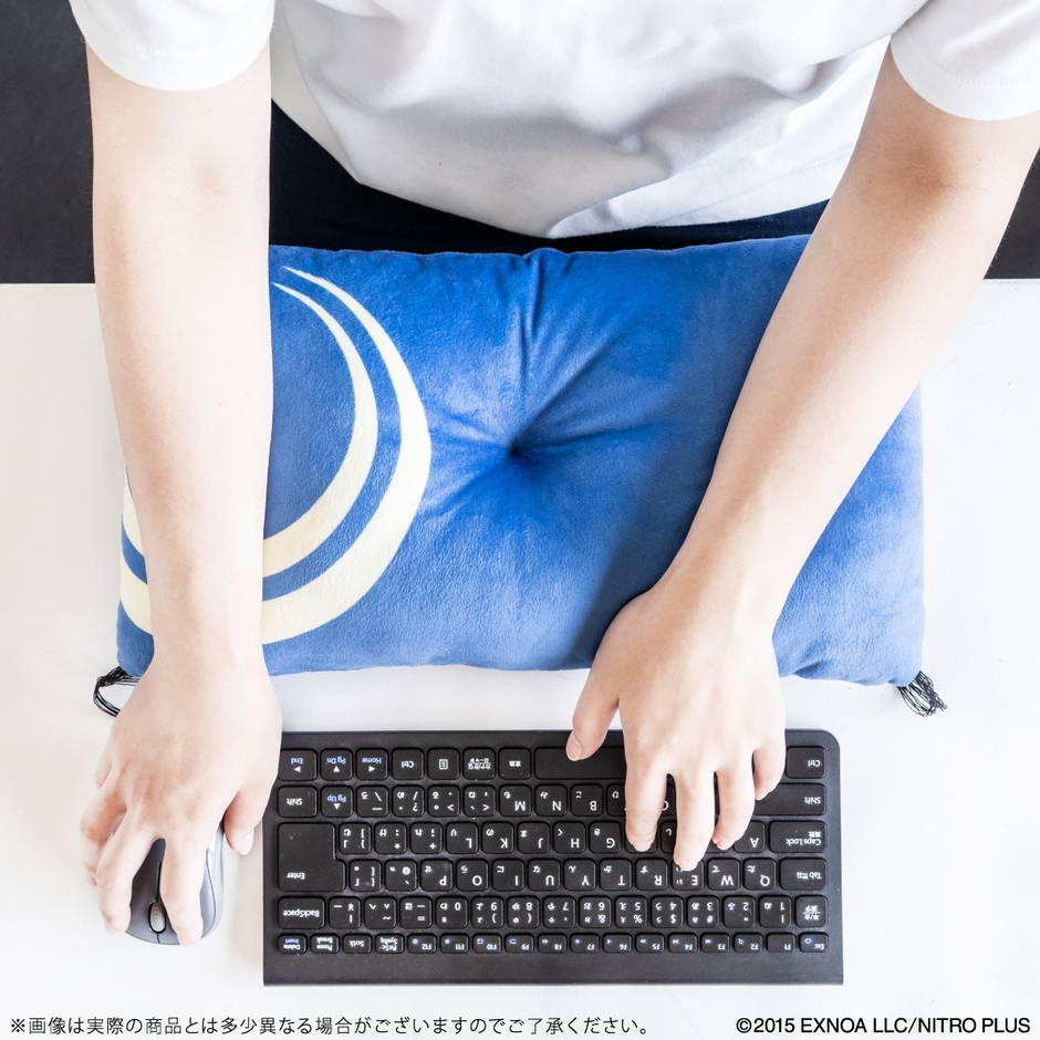 刀剣乱舞ONLINE PCクッション 三日月宗近‐軽装でりらっくす‐(使用イメージ4)