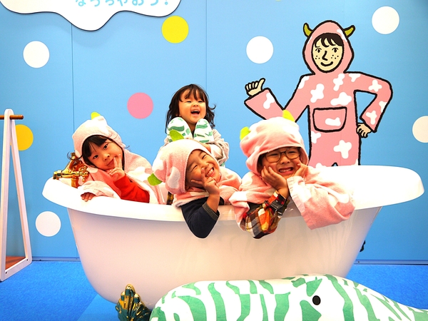 ◆「みいつけた！」エリア　❝オフロスキーになっちゃおう！❞　＊バスタブに入ってパチリ♪