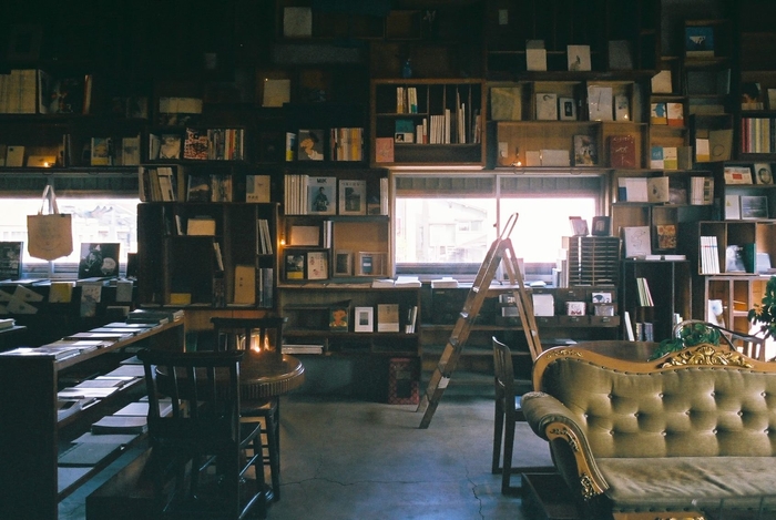 当日の待合室となる「栞日」(2)